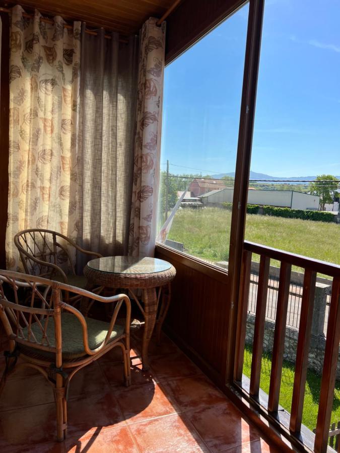 Hotel Villa Maria Revilla De Camargo Eksteriør bilde