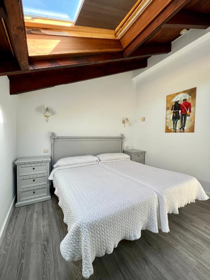 Hotel Villa Maria Revilla De Camargo Eksteriør bilde