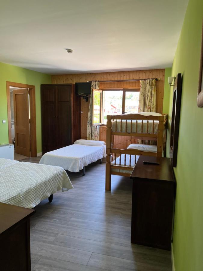 Hotel Villa Maria Revilla De Camargo Eksteriør bilde