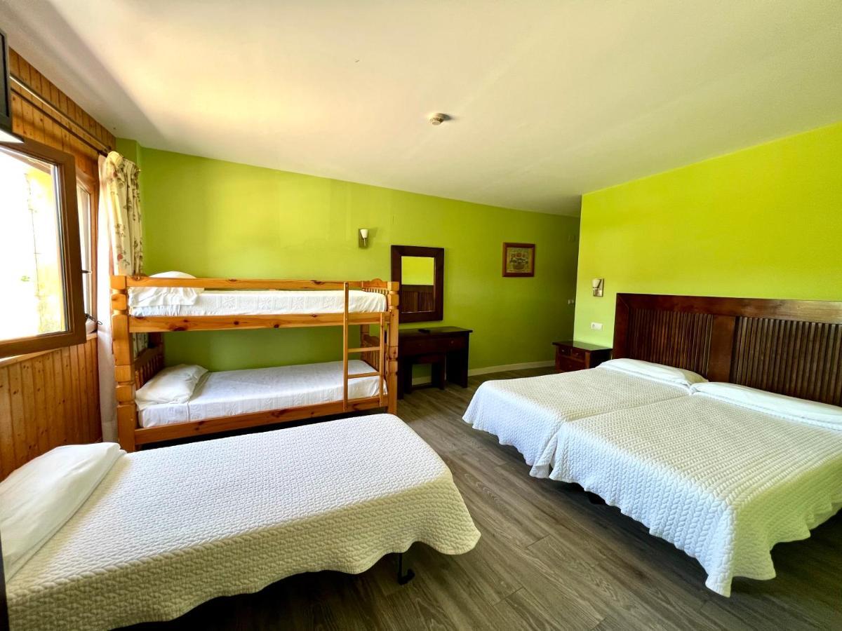 Hotel Villa Maria Revilla De Camargo Eksteriør bilde