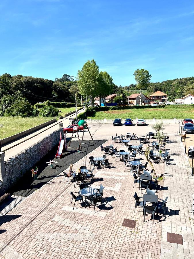 Hotel Villa Maria Revilla De Camargo Eksteriør bilde