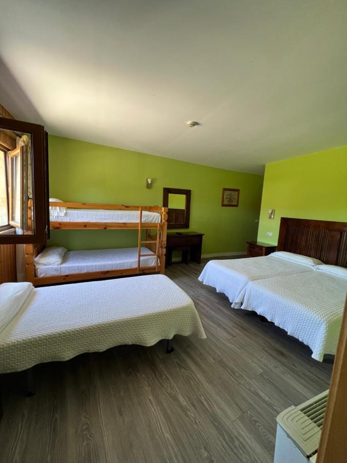 Hotel Villa Maria Revilla De Camargo Eksteriør bilde
