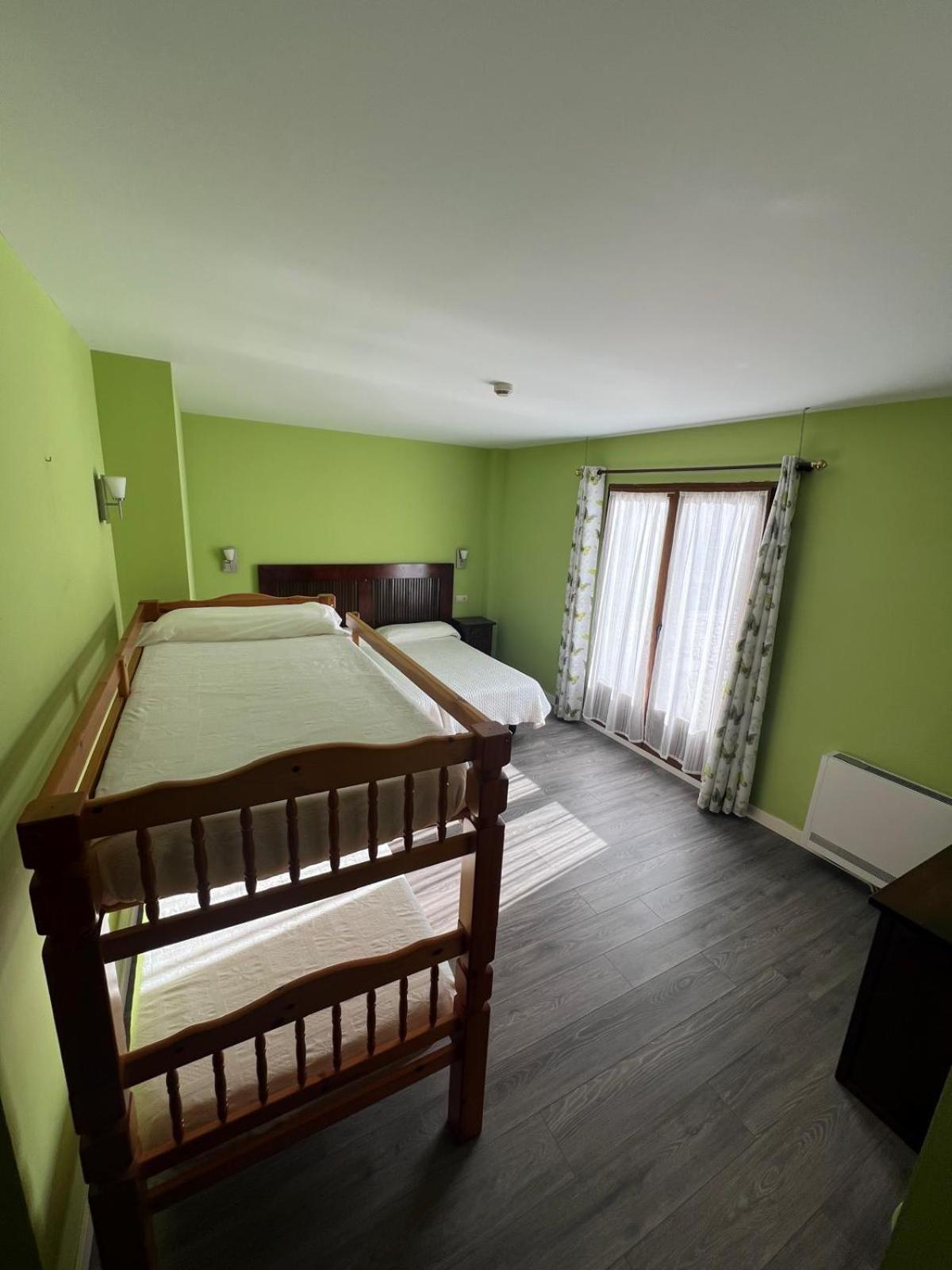 Hotel Villa Maria Revilla De Camargo Eksteriør bilde