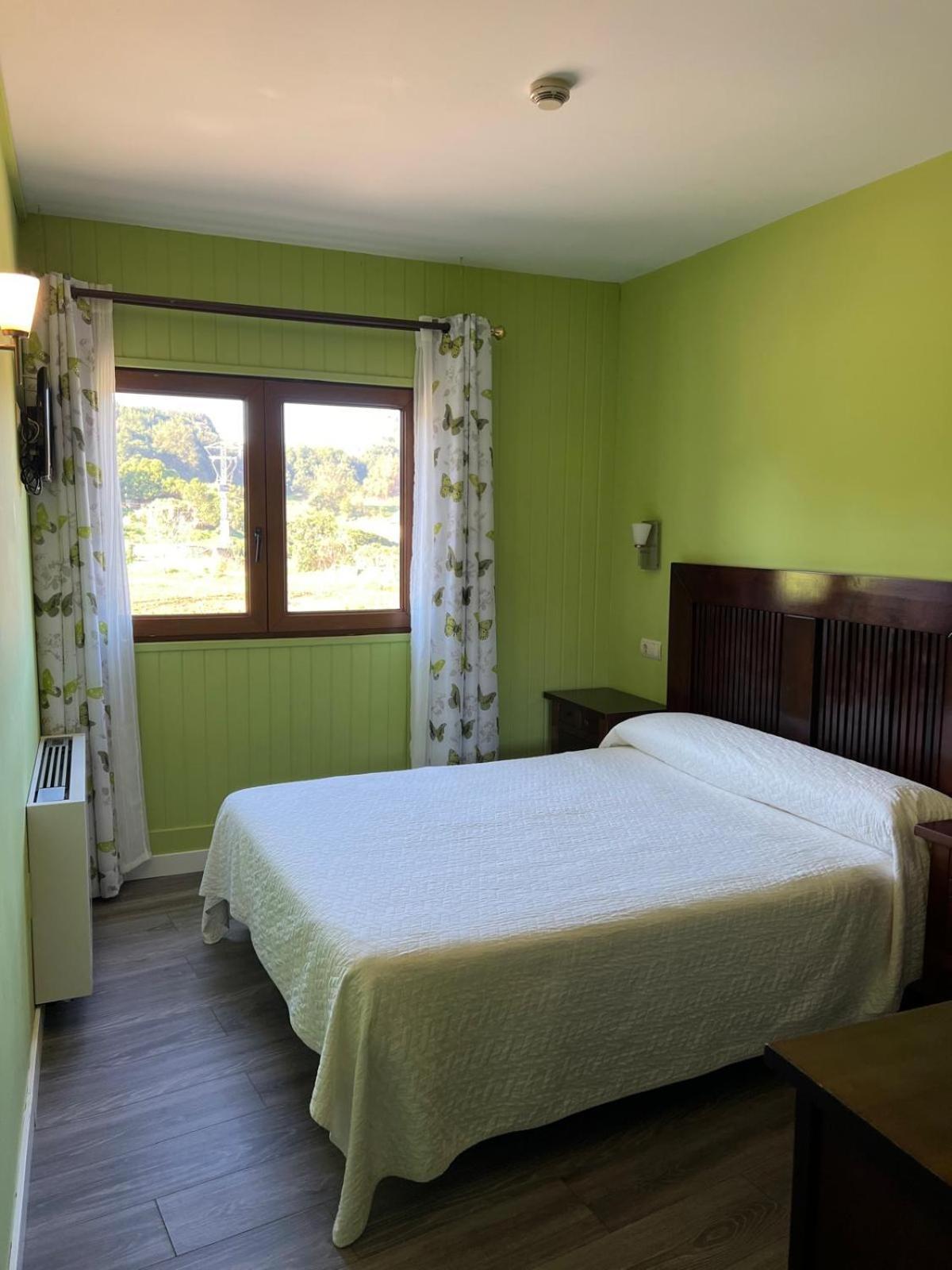 Hotel Villa Maria Revilla De Camargo Eksteriør bilde